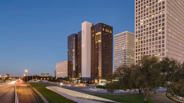 DoubleTree by Hilton Hotel Houston – Greenway Plaza