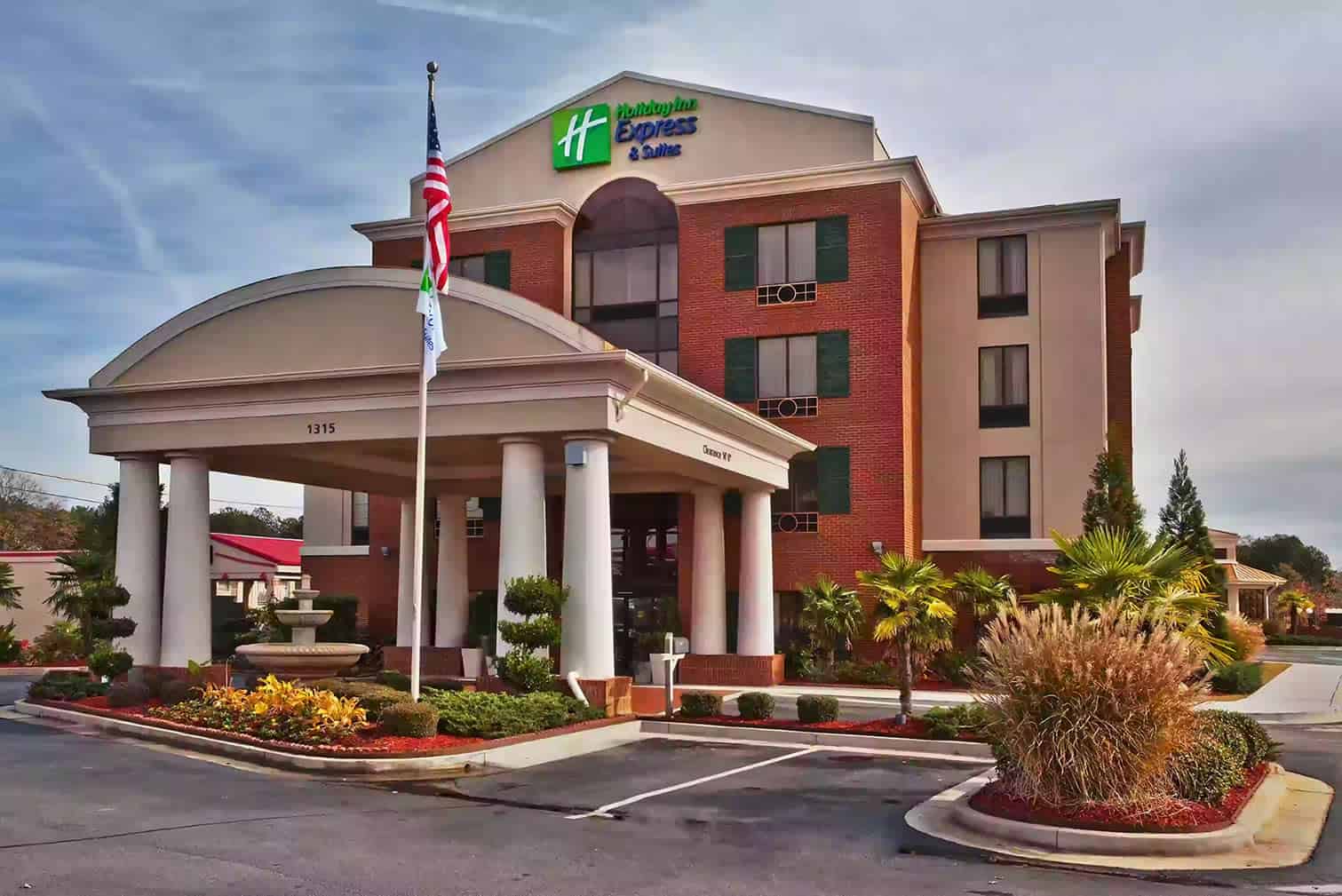 Holiday Inn Express & Suites McDonough